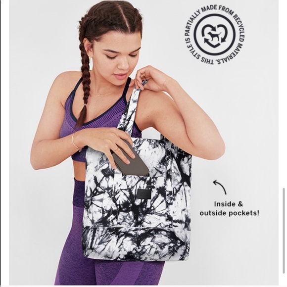 Last one✨Pink Victoria Secret tie die tote - Picture 2 of 5